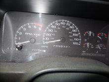 Load image into Gallery viewer, Speedometer Cluster GMC Yukon 2000 - NW349907
