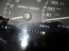 Load image into Gallery viewer, Speedometer Cluster GMC Yukon 2000 - NW349907
