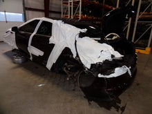 Load image into Gallery viewer, CARRIER ASSEMBLY Vanden Pl XF XFR XJ XJL 13 14 15 16 17 - NW46652
