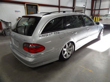 Load image into Gallery viewer, TRANSFER CASE Mercedes-Benz E280 E320 E350 E550 E63 2007 07 - NW525150
