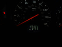 Load image into Gallery viewer, SPEEDOMETER CLUSTER Volvo S80 1999 99 2000 00 - NW162394
