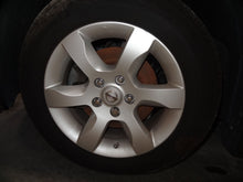Load image into Gallery viewer, RADIATOR FAN ASSEMBLY Nissan Altima 2007 07 2008 08 2009 09 2010 10 2011 11 - NW63815
