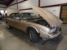 Load image into Gallery viewer, HEADLIGHT LAMP ASSEMBLY Vanden Pl XJ8 XJ8L XJR 1998-2003 Right - NW103023
