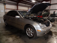 Load image into Gallery viewer, Radio Mercedes CLK320 C240 C320 C32 2001 01 2002 02 2003 03 2004 04 2005 05 - NW138412

