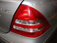 Load image into Gallery viewer, Radio Mercedes CLK320 C240 C320 C32 2001 01 2002 02 2003 03 2004 04 2005 05 - NW138412
