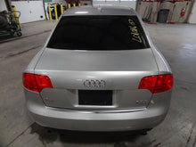 Load image into Gallery viewer, CD CHANGER Audi A4 S4 2003 03 2004 04 2005 05 06 07 08 - NW136000
