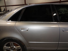 Load image into Gallery viewer, CD CHANGER Audi A4 S4 2003 03 2004 04 2005 05 06 07 08 - NW136000
