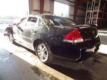 Load image into Gallery viewer, RADIO Impala Impala New Style Impala Old Style 13 14 15 16  AM FM CD - NW134619

