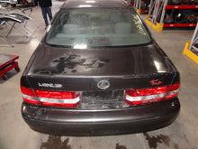 Load image into Gallery viewer, CD CHANGER LEXUS ES300 1997 97 1998 98 99 00 01 - NW138066
