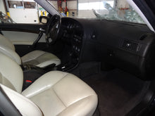 Load image into Gallery viewer, FOG LIGHT Saab 9-3 9-5 2004 04 05 06 07 08 09 Right - NW83453
