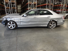 Load image into Gallery viewer, FRONT SPINDLE KNUCKLE E250 Van E250D E300 E350 E400 E550 12-16 AWD Right - NW166562

