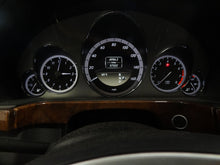 Load image into Gallery viewer, FRONT SPINDLE KNUCKLE E250 Van E250D E300 E350 E400 E550 12-16 AWD Right - NW166562
