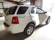 Load image into Gallery viewer, RADIATOR FAN ASSEMBLY Kia Sorento 2007 07 2008 08 2009 09 - NW64183
