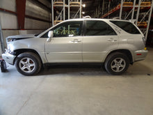 Load image into Gallery viewer, CD CHANGER Lexus RX300 1999 99 2000 00 01 02 03 - NW138191
