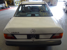 Load image into Gallery viewer, ECU ECM Computer  MERCEDES 190 1989 - NW61642
