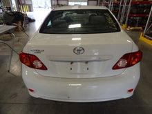 Load image into Gallery viewer, SPEEDOMETER CLUSTER Toyota Corolla 2009 09 2010 10 - NW162010
