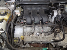 Load image into Gallery viewer, Radio  FIVE HUNDRED 2006 - NW134953
