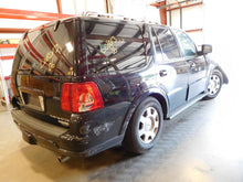Load image into Gallery viewer, TRANSFER CASE Lincoln Navigator 2006 06 - NW176581
