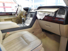 Load image into Gallery viewer, TRANSFER CASE Lincoln Navigator 2006 06 - NW176581
