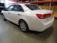 Load image into Gallery viewer, [INVENTORYCAR_YEAR_MAKE_MODEL] FOG LAMP LIGHT - NW81687
