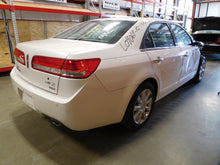 Load image into Gallery viewer, [INVENTORYCAR_YEAR_MAKE_MODEL] FOG LAMP LIGHT - NW81687
