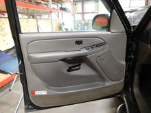 Load image into Gallery viewer, PARKLAMP Silverado Tahoe Suburban 1500 2500 1999 99 00 01 02 - 06 Left - NW81534
