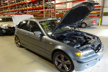 Load image into Gallery viewer, Fog Light BMW 320i 330i 325i 2002 02 2003 03 2004 04 2005 05 - NW82138
