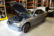 Load image into Gallery viewer, Fog Light BMW 320i 330i 325i 2002 02 2003 03 2004 04 2005 05 - NW82138
