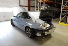 Load image into Gallery viewer, Fog Light BMW 320i 330i 325i 2002 02 2003 03 2004 04 2005 05 - NW82139
