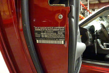 Load image into Gallery viewer, Plastic Engine Cover Chrysler Crossfire 2005 - NW67733
