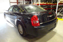 Load image into Gallery viewer, PARKLAMP Chrysler 300 2005 05 2006 06 2007 07 2008 08 09 10 11 12 Left - NW81371

