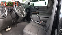 Load image into Gallery viewer, AC Compressor  SILVERADO 1500 PICKUP 2019 - MM2419467

