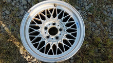 Load image into Gallery viewer, AC COMPRESSOR BMW 740i 1995 95 1996 96 1997 97 - MM2468745
