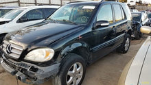 Load image into Gallery viewer, AC COMPRESSOR Mercedes ML320 ML500 2002 02 03 04 05 - MM2617180
