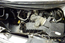 Load image into Gallery viewer, Rear Quarter Glass  PORSCHE 911 2004 - NW131017
