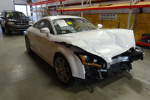Load image into Gallery viewer, Front Door Glass Audi TT 2008 - NW75442
