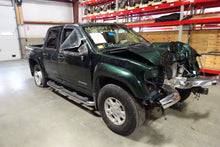 Load image into Gallery viewer, RADIO Rainier Colorado SSR Trailblazer Trailblazer Ext Canyon 05-12 - NW134632
