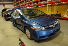 Load image into Gallery viewer, RADIATOR Honda Civic 06 07 08 09 10 11 - NW132225
