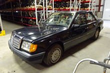 Load image into Gallery viewer, PARKLAMP Mercedes 260E 300E 300D 86 87 88 - 92 93 Right - NW83235
