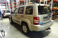 Load image into Gallery viewer, SIDE MARKER LAMP LIGHT Liberty 2008-2012 Bumper Mounted Right - NW81644
