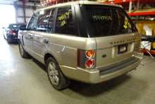 Load image into Gallery viewer, CD CHANGER Range Rover 2003 03 2004 04 - NW139447
