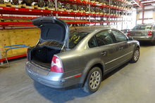 Load image into Gallery viewer, FOG LIGHT Volkswagen Passat 01 02 03 04 05 Right - NW83699
