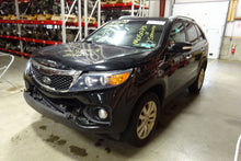 Load image into Gallery viewer, Fog Light Kia Sorento 2011 11 2012 12 2013 13 Left LX EX - NW82858
