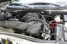Load image into Gallery viewer, SIDE MARKER LAMP LIGHT Mountaineer 2002-2010 Bumper Mounted Left - NW81717
