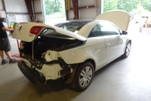 Load image into Gallery viewer, SPEEDOMETER CLUSTER Volkswagen EOS 2009 09 - NW388919
