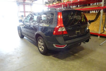 Load image into Gallery viewer, AM FM 6 CD PLAYER Volvo C70 S80 V70 XC70 07 08 09 10 - NW140445
