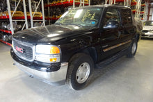 Load image into Gallery viewer, PARKLAMP Sierra 1500 3500 2500 Yukon 1999 99 00 01 02 03 04 05 06 07 Left - NW81543
