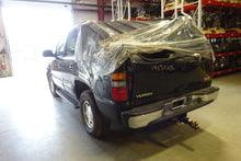 Load image into Gallery viewer, PARKLAMP Sierra 1500 3500 2500 Yukon 1999 99 00 01 02 03 04 05 06 07 Left - NW81543
