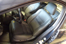 Load image into Gallery viewer, CONDENSER FAN ASSEMBLY Honda Accord 2005 05 2006 06 2007 07 3.0L - NW63975
