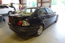 Load image into Gallery viewer, Fog Light BMW 320i 330i 325i 2002 02 2003 03 2004 04 2005 05 - NW82033
